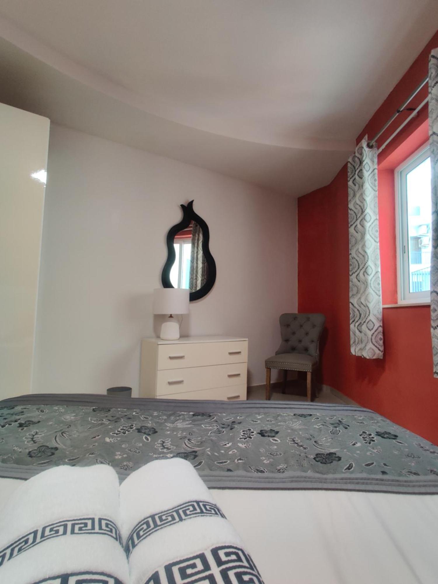 Depiro Point Deluxe - Modern, Designer Apartment 2 Minutes Away From Popular Sliema Seafront Exterior photo